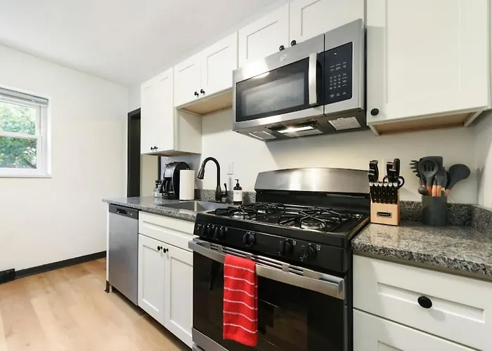 Apartment Hostwise - Pet Friendly Butler St Apt, Ground Floor With Private Entrance Pittsburgh