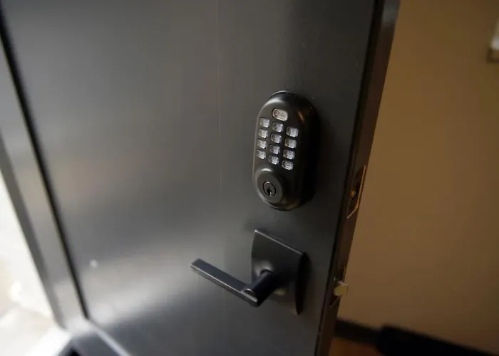 Hostwise - Pet Friendly Butler St Apt, Ground Floor With Private Entrance * Pittsburgh